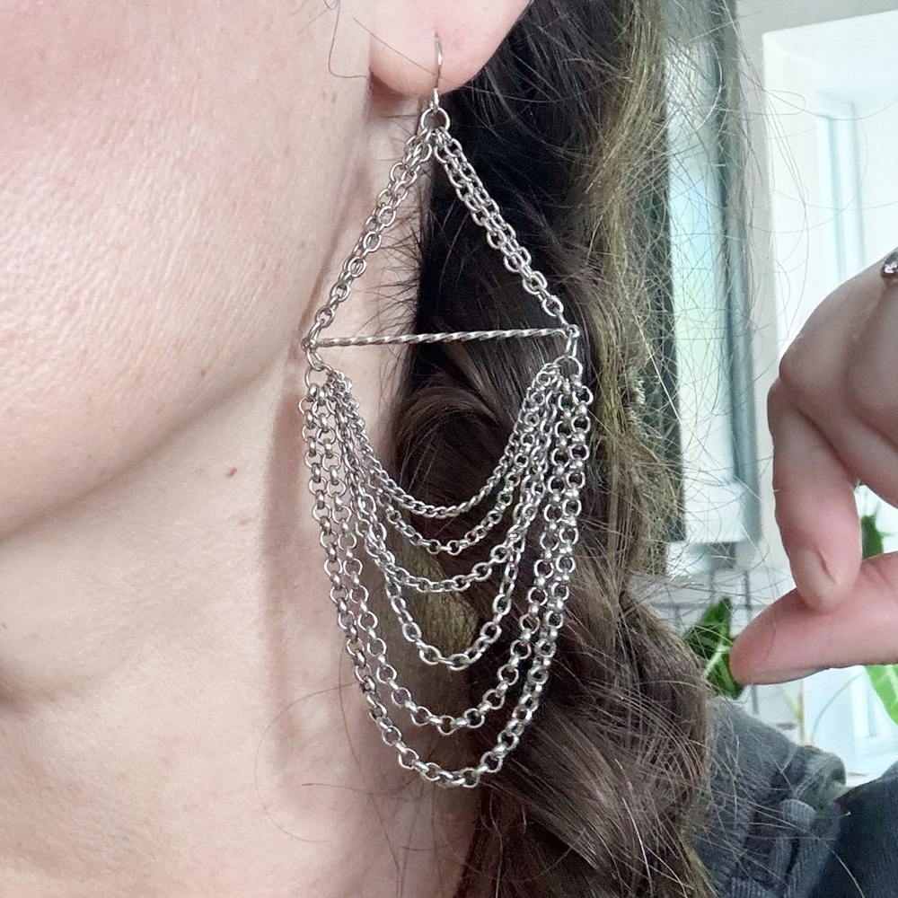 Vintage | 90’s or Y2K Guess Silver Chain Dangle Earrings - Picture 2 of 6